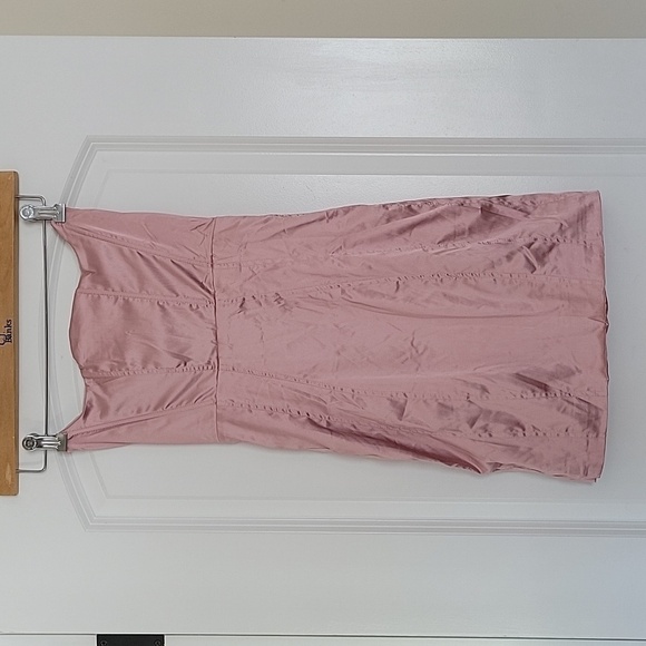 Nwt ROSEDRESS MAUVE STRAPLESS MINI DRESS SATIN EFFECT SIZE MEDIUM - Picture 4 of 16